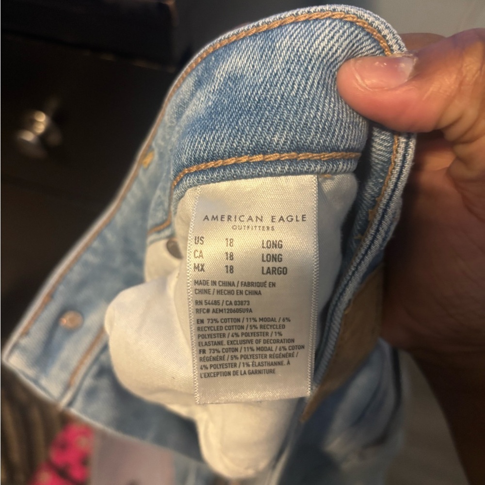 American Eagle Outfitters Light Blue Distressed Boyfriend Jeans - Picture 4 of 5